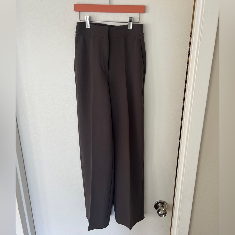 Aritzia grey Alayna pants